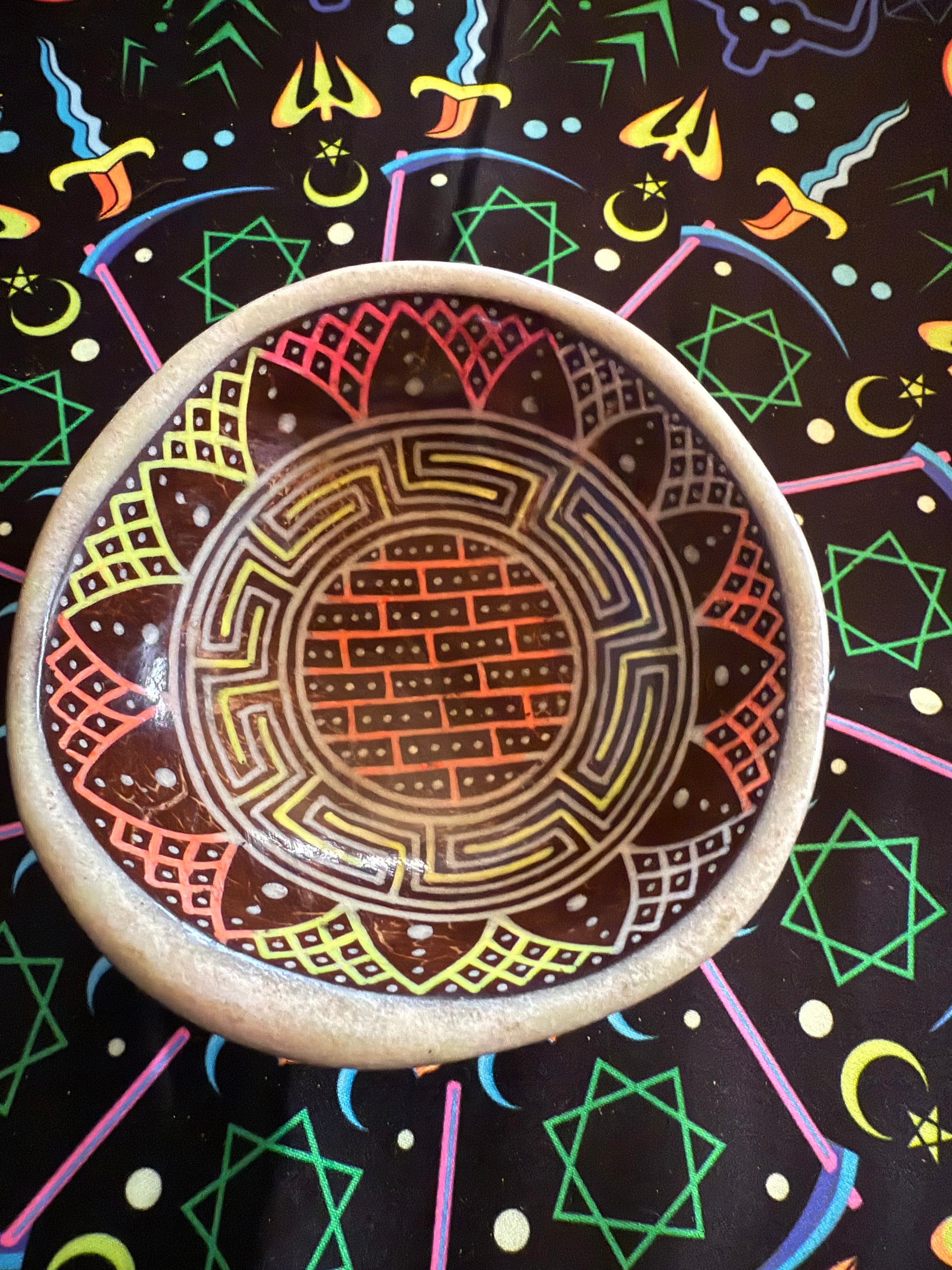 Coconut Mixing Bowl(Glow/UV) ‘Bricks and Scales’ 1/1