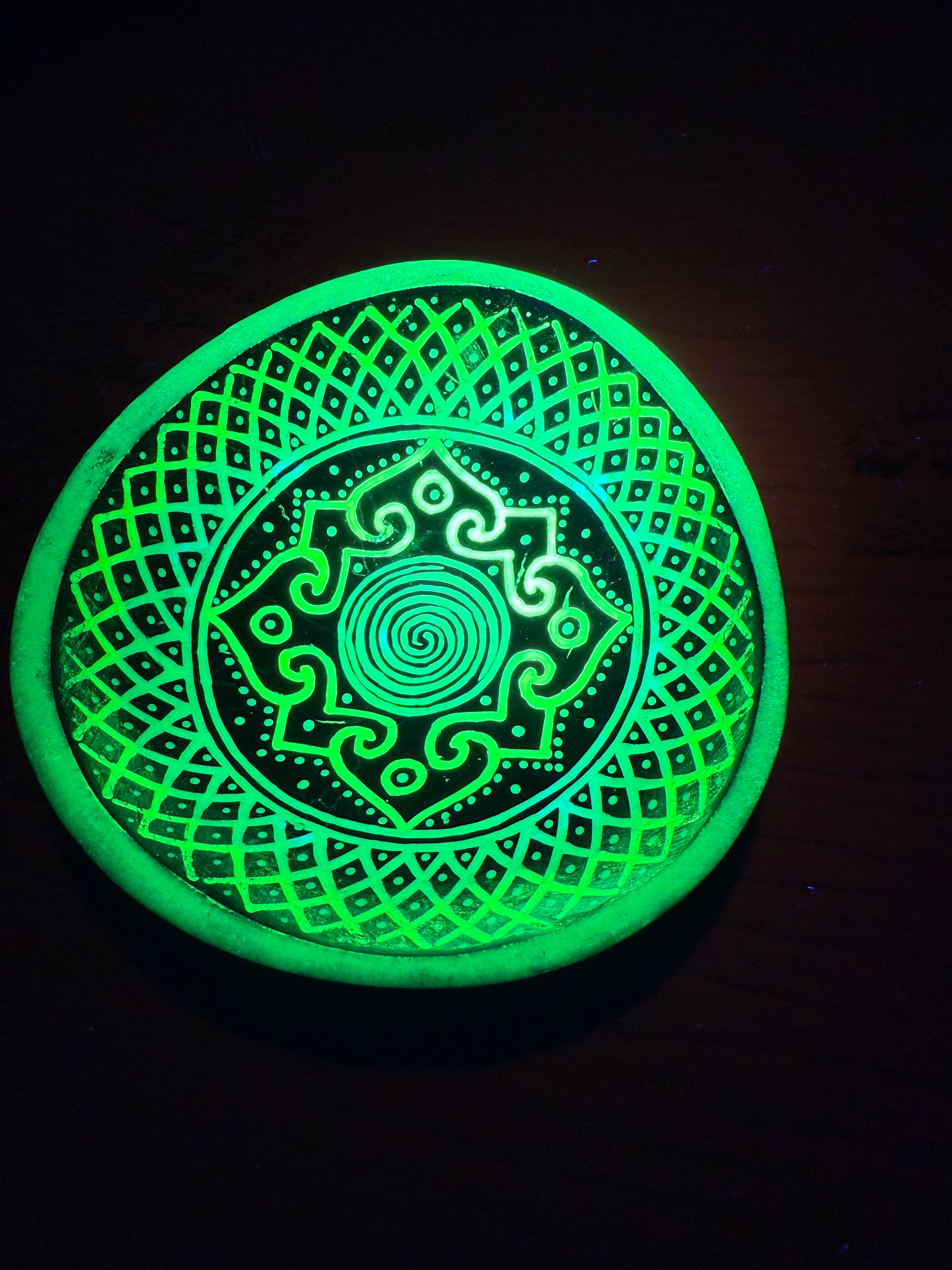 Coconut Mixing Bowl(Glow/UV) ‘Golden Consciousness 1/1